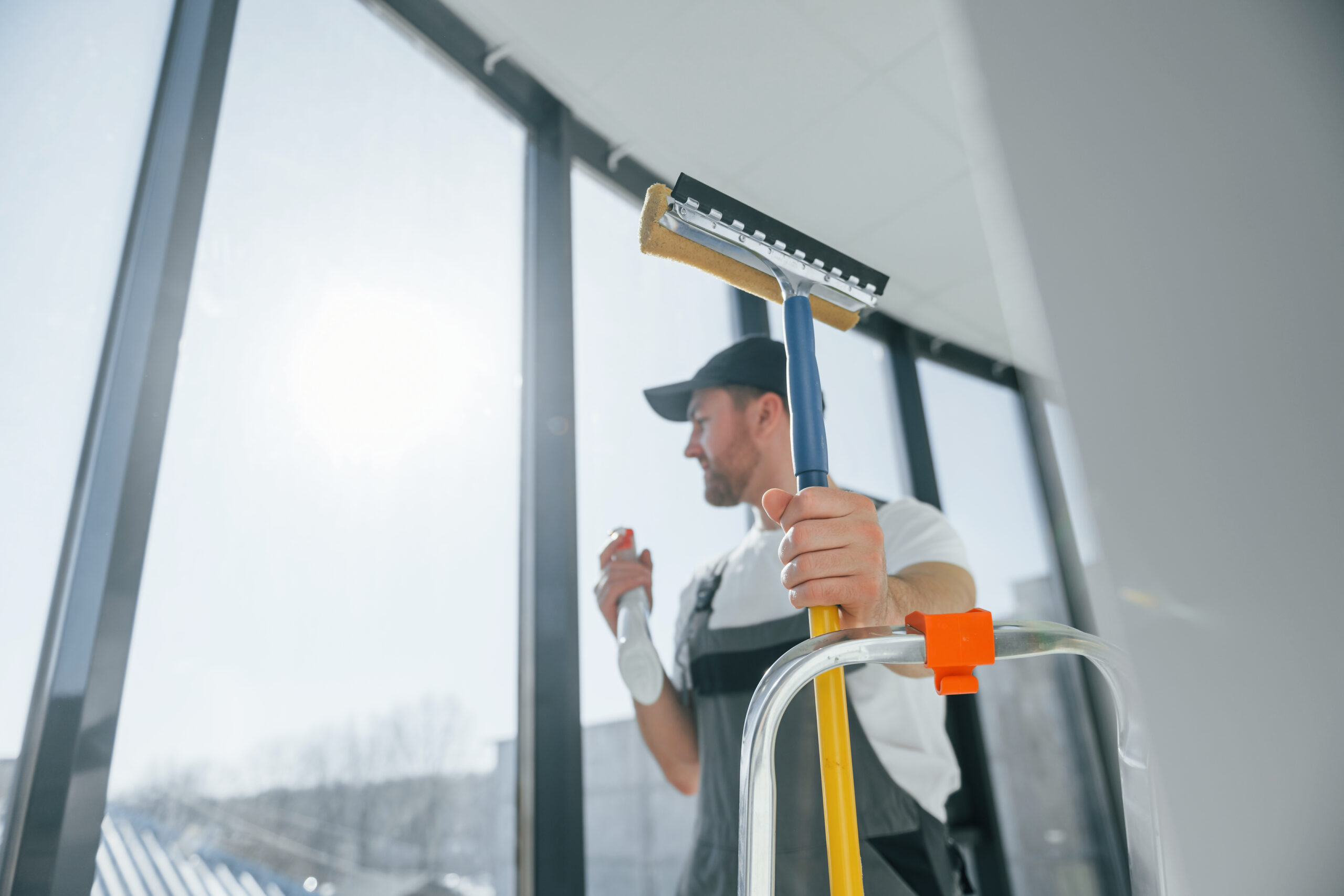 Commercial window cleaning in Orange County